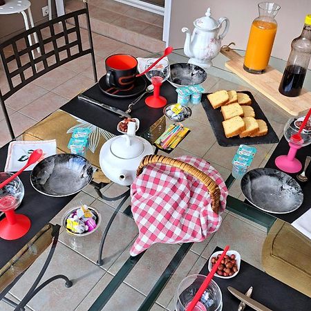Chambre Privee Avec Salon, Garage Voiture, Velos, Motos Tourville-sur-Arques Kültér fotó