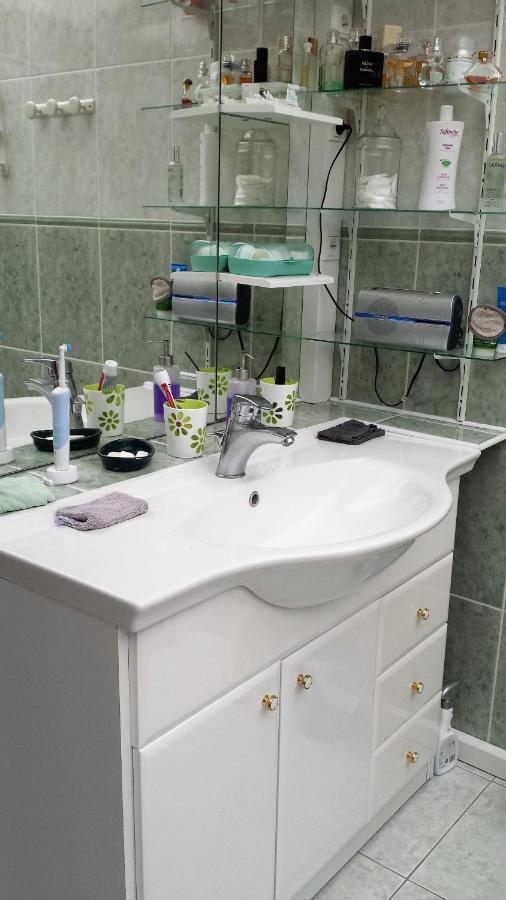 Chambre Privee Avec Salon, Garage Voiture, Velos, Motos Tourville-sur-Arques Kültér fotó