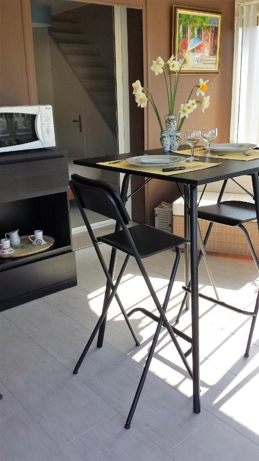 Chambre Privee Avec Salon, Garage Voiture, Velos, Motos Tourville-sur-Arques Kültér fotó