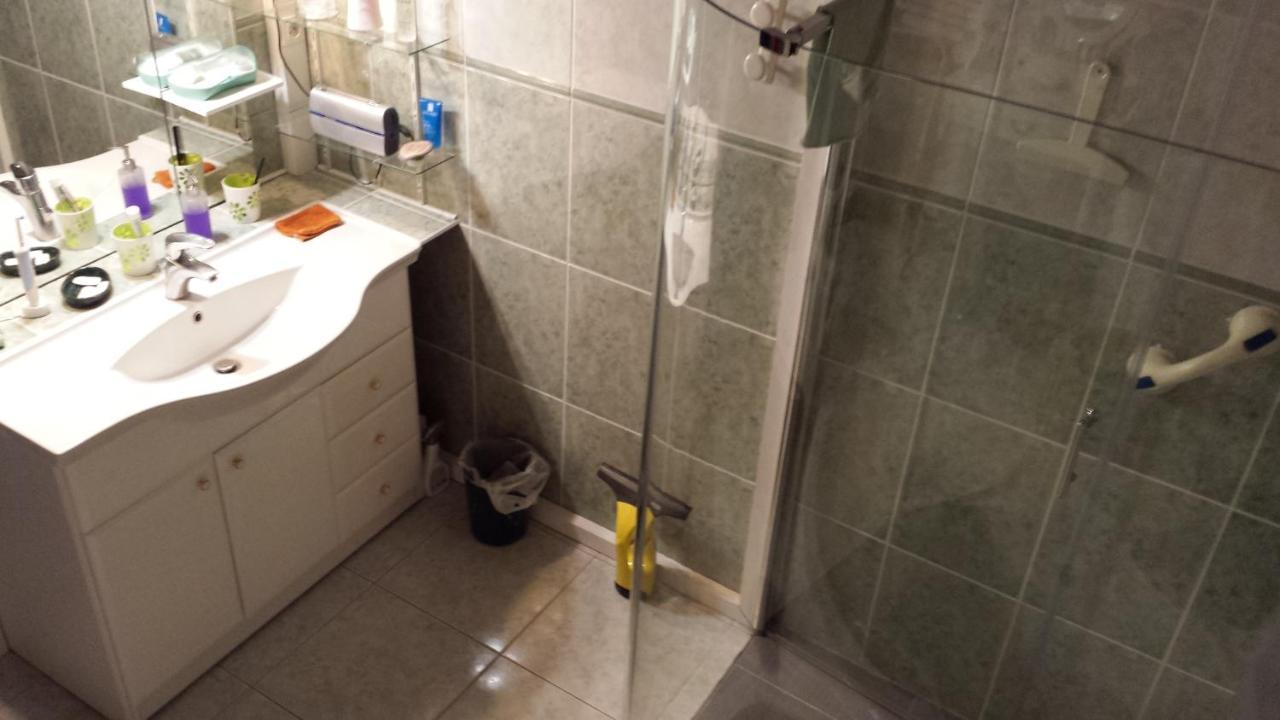 Chambre Privee Avec Salon, Garage Voiture, Velos, Motos Tourville-sur-Arques Kültér fotó